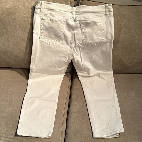 ANN TAYLOR Modern Fit White Jeans - Picture 4 of 4